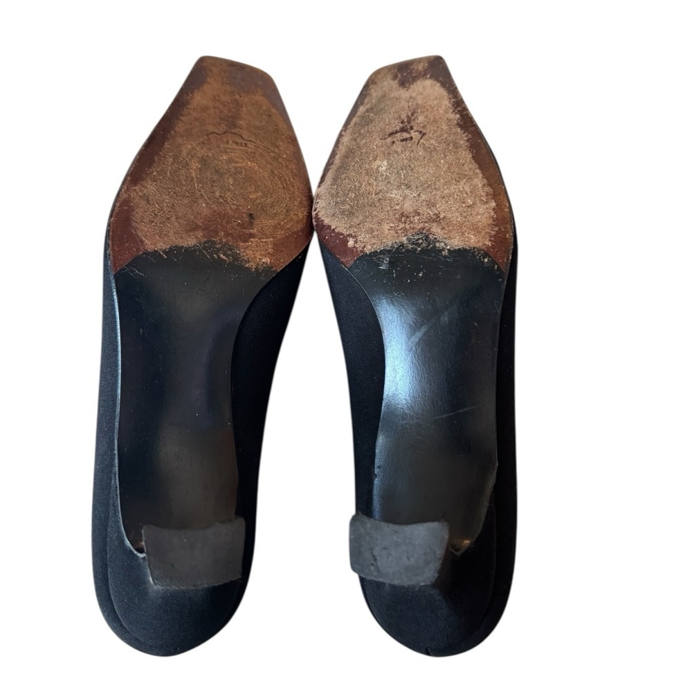 Stuart Weitzman Vintage Classic Black Pumps - Picture 6 of 7